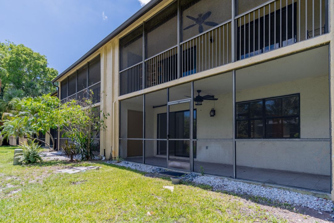 Active With Contract: $2,200 (2 beds, 2 baths, 900 Square Feet)