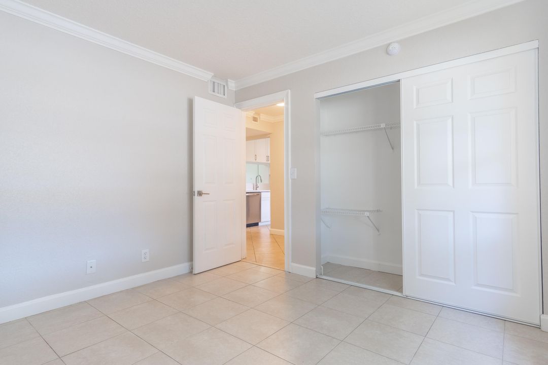 Active With Contract: $2,200 (2 beds, 2 baths, 900 Square Feet)