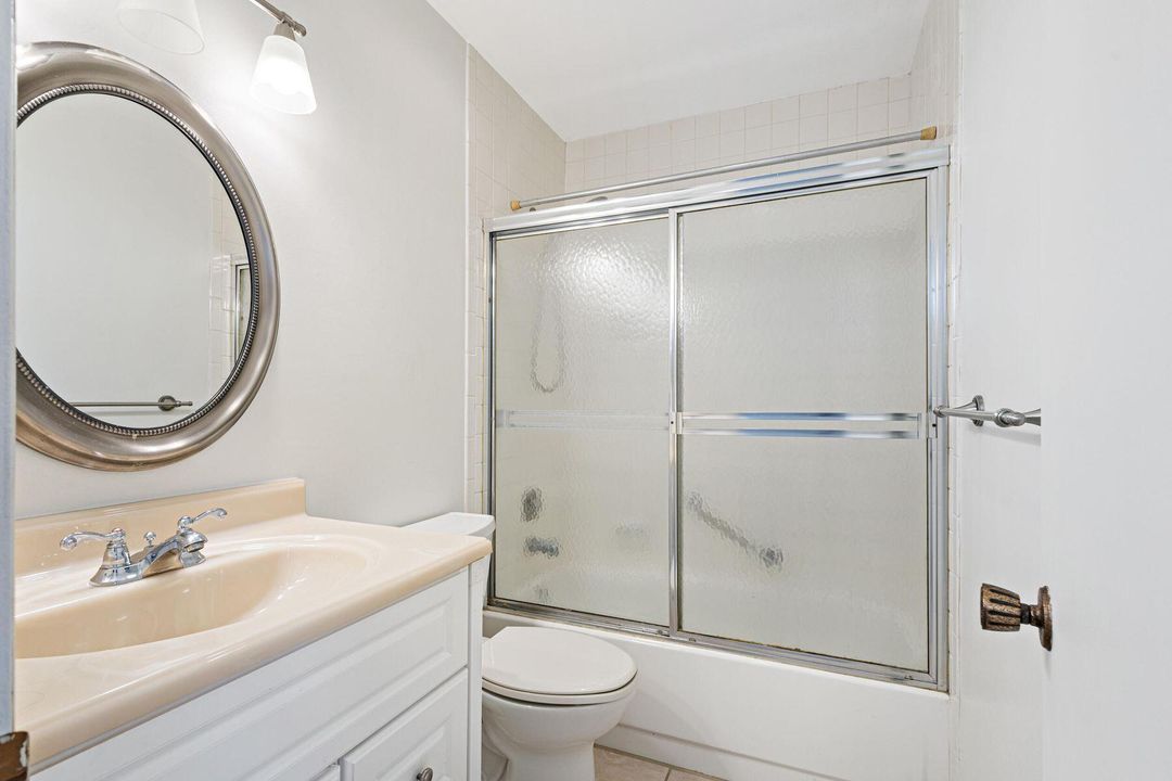 For Sale: $225,000 (2 beds, 2 baths, 1226 Square Feet)