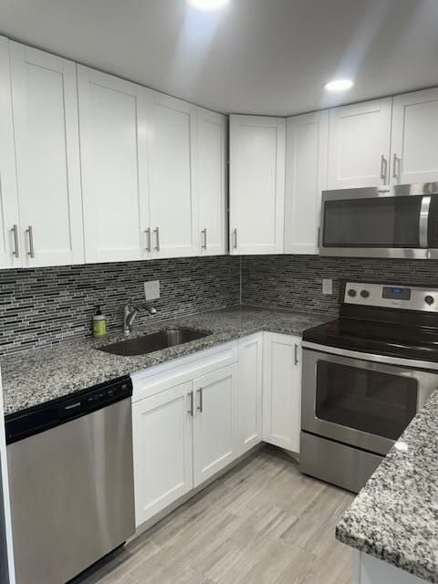 Active With Contract: $2,200 (2 beds, 2 baths, 1111 Square Feet)