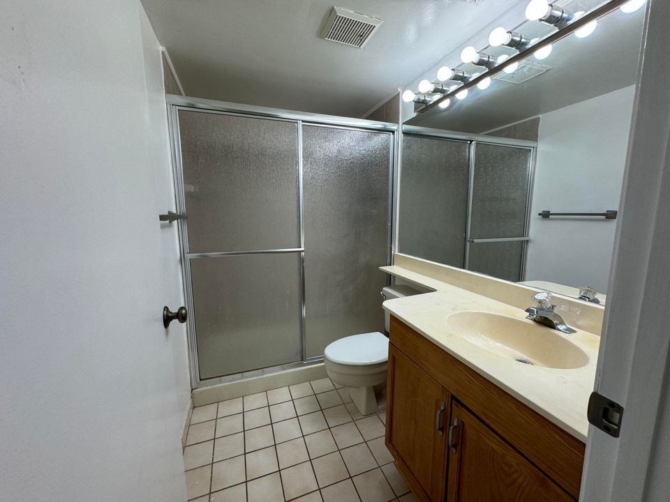 For Rent: $1,950 (2 beds, 2 baths, 1018 Square Feet)