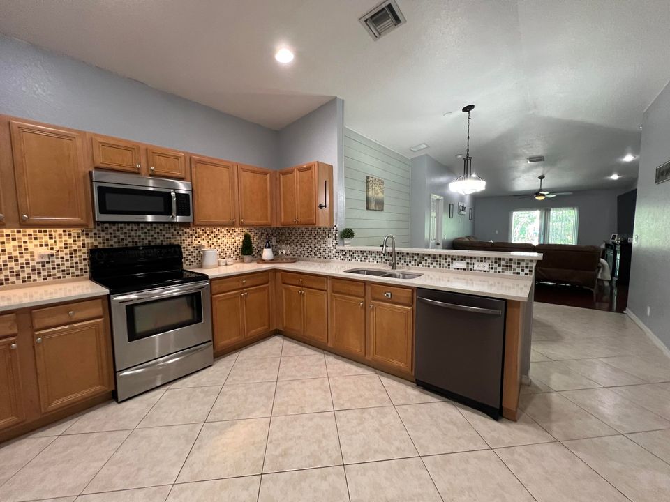 For Sale: $549,900 (4 beds, 2 baths, 2112 Square Feet)