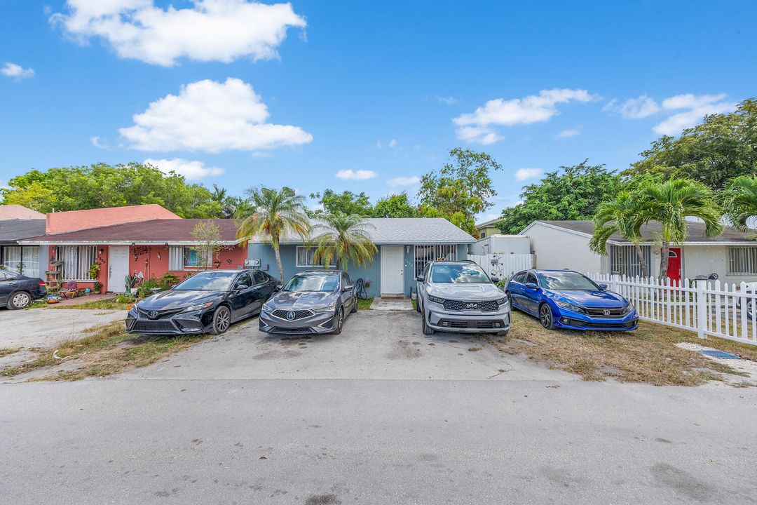 Active With Contract: $320,000 (3 beds, 2 baths, 1200 Square Feet)