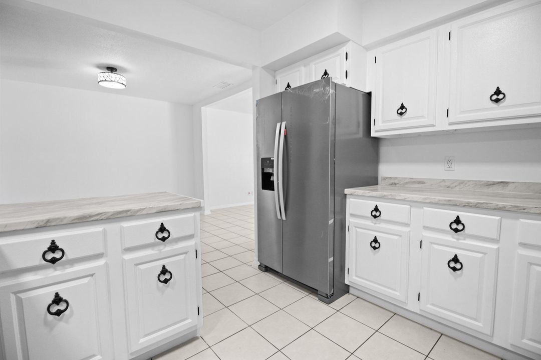 Active With Contract: $3,500 (3 beds, 2 baths, 1361 Square Feet)