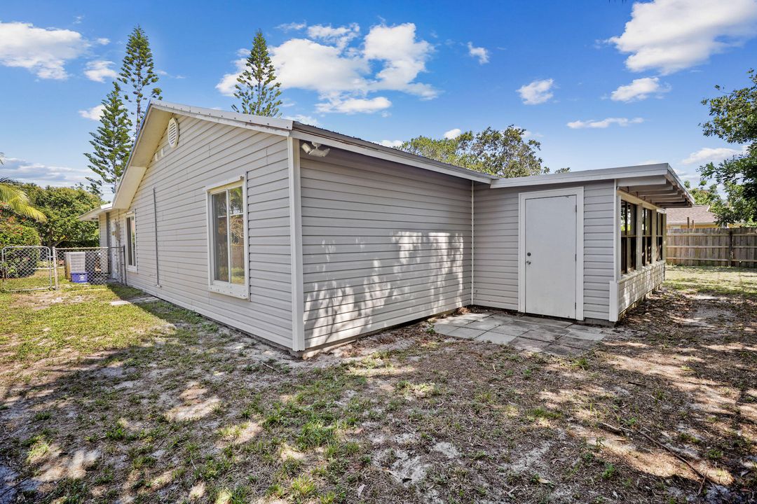 Active With Contract: $3,500 (3 beds, 2 baths, 1361 Square Feet)