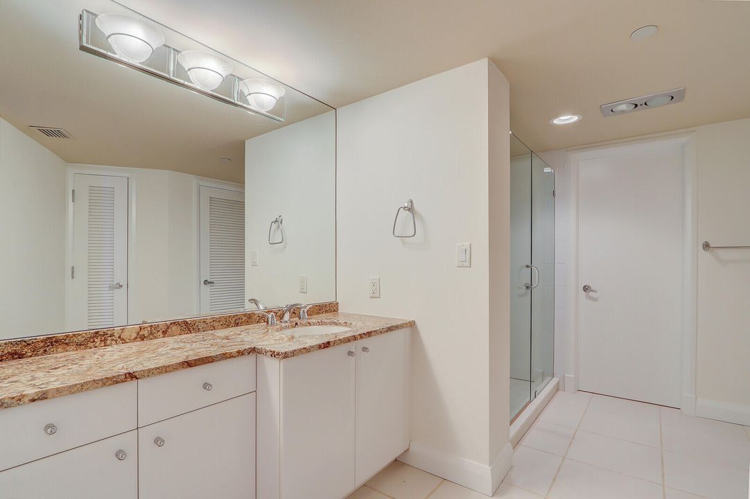 For Sale: $1,200,000 (2 beds, 2 baths, 2646 Square Feet)