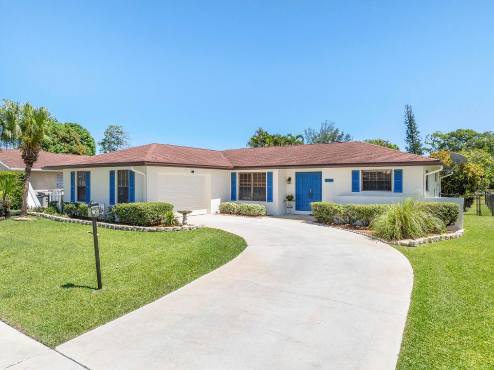 Active With Contract: $549,900 (3 beds, 2 baths, 1671 Square Feet)