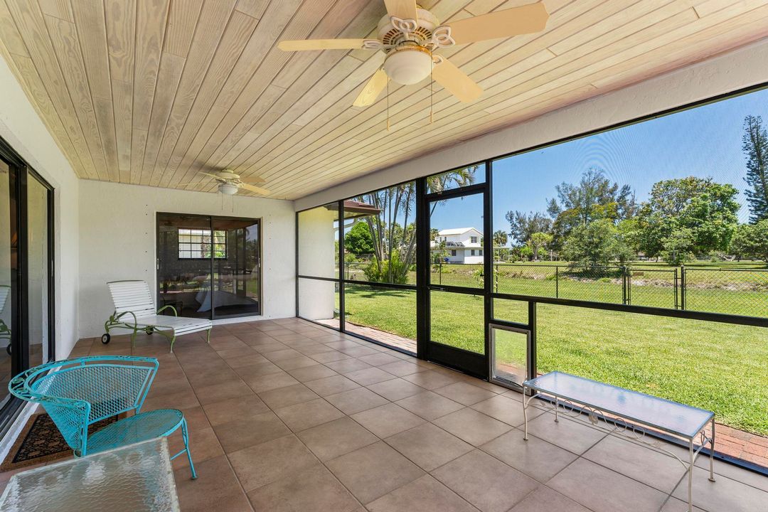 Active With Contract: $549,900 (3 beds, 2 baths, 1671 Square Feet)