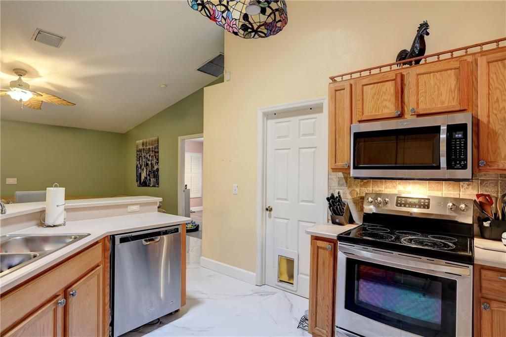 For Sale: $360,000 (3 beds, 2 baths, 1727 Square Feet)