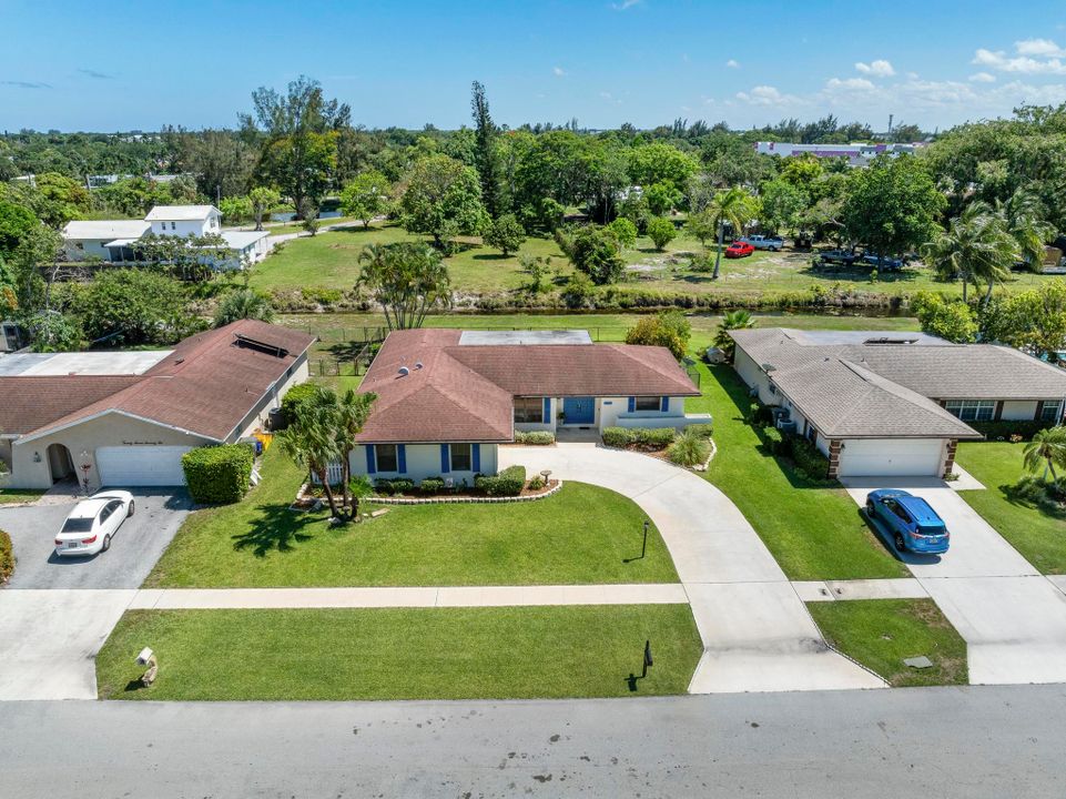 Active With Contract: $549,900 (3 beds, 2 baths, 1671 Square Feet)