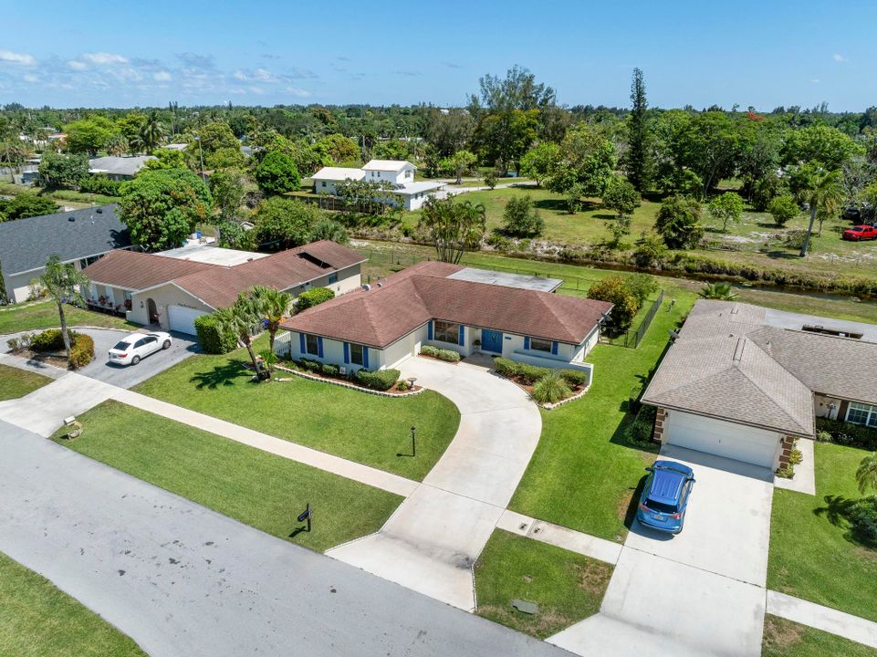 Active With Contract: $549,900 (3 beds, 2 baths, 1671 Square Feet)