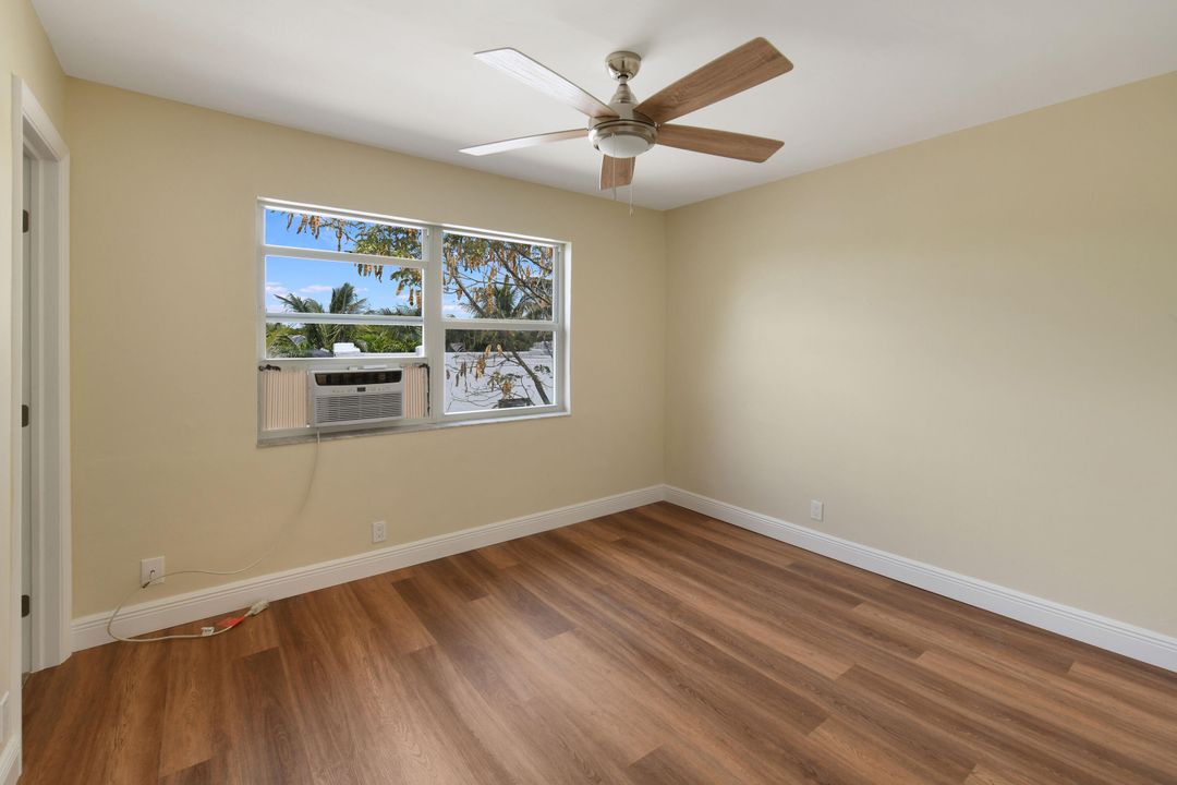 Active With Contract: $1,550 (1 beds, 1 baths, 455 Square Feet)