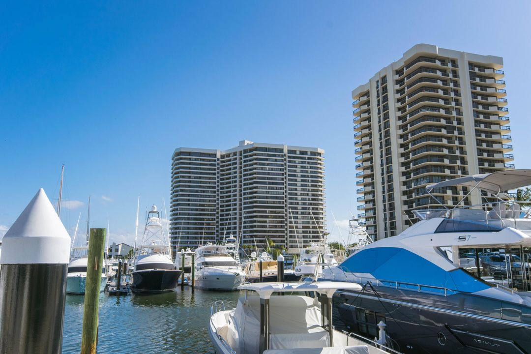 For Sale: $1,200,000 (2 beds, 2 baths, 2646 Square Feet)