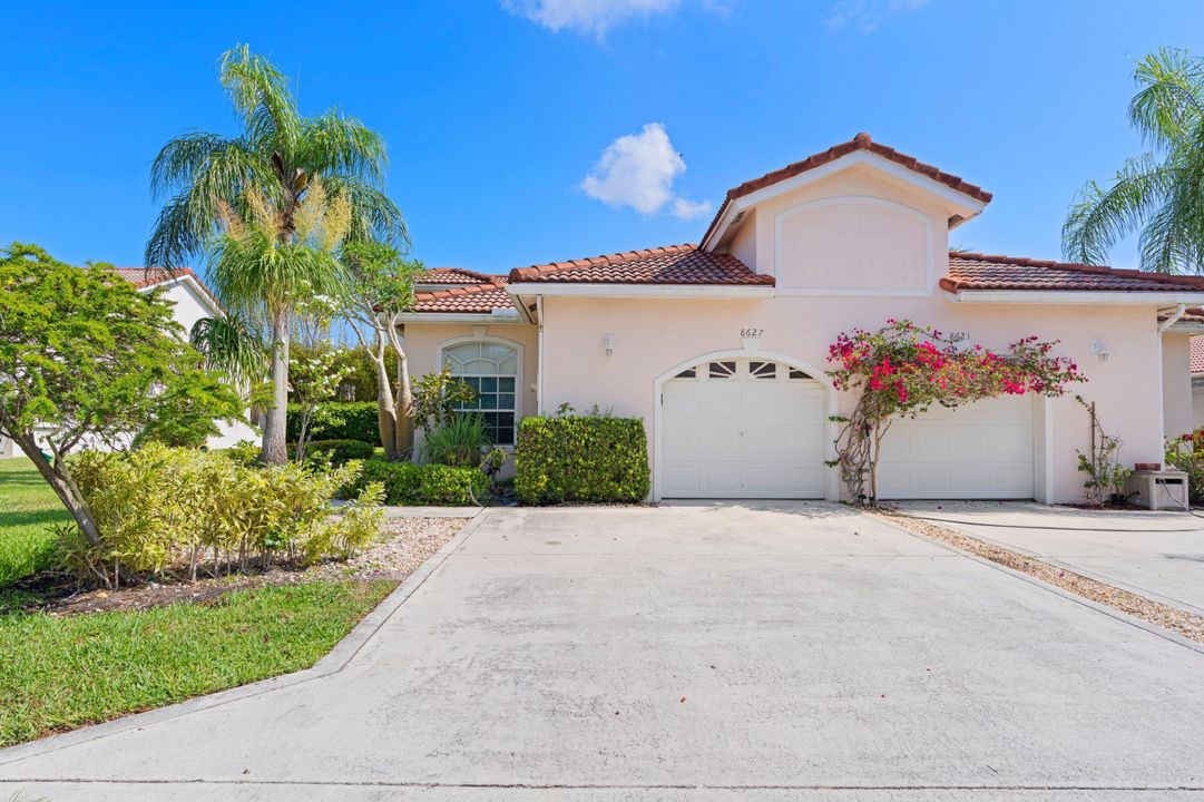 Active With Contract: $487,500 (3 beds, 2 baths, 1577 Square Feet)