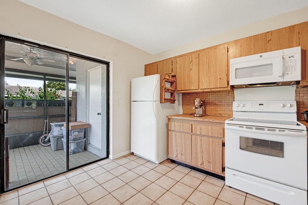 For Sale: $319,900 (2 beds, 2 baths, 1347 Square Feet)