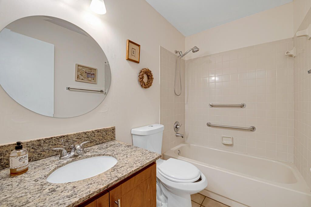 For Sale: $319,900 (2 beds, 2 baths, 1347 Square Feet)