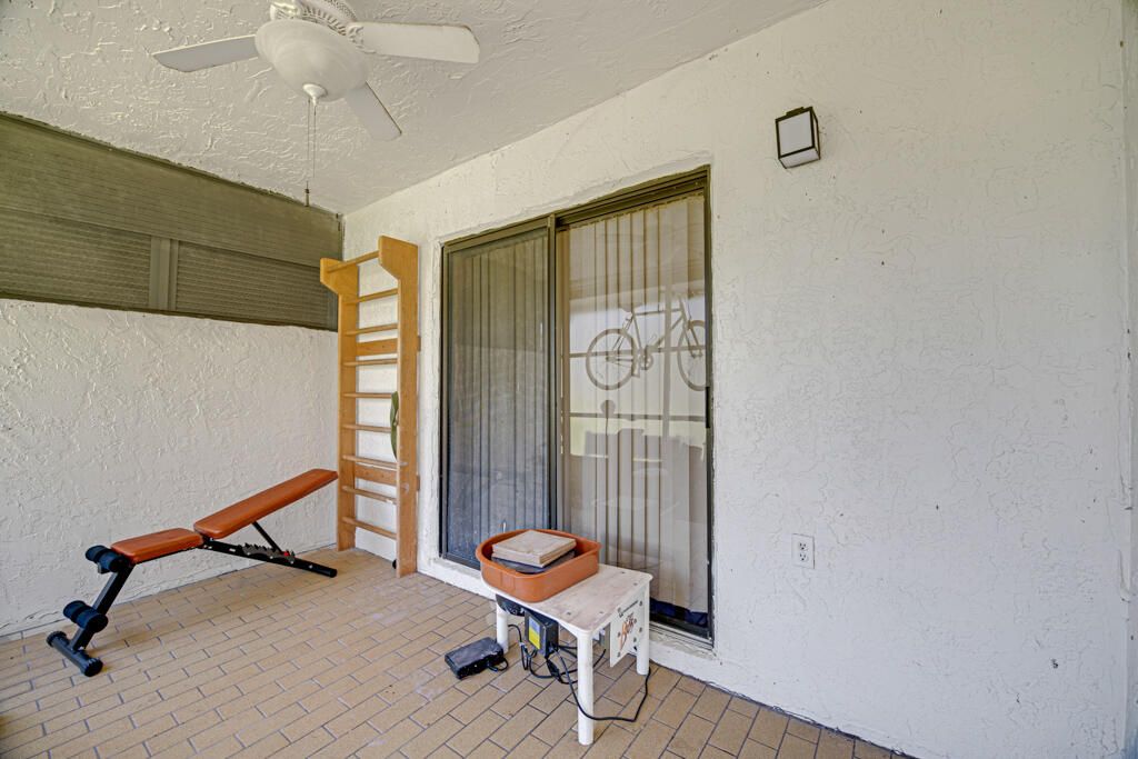 For Sale: $319,900 (2 beds, 2 baths, 1347 Square Feet)