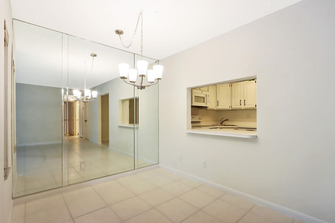 Active With Contract: $1,950 (2 beds, 2 baths, 1111 Square Feet)