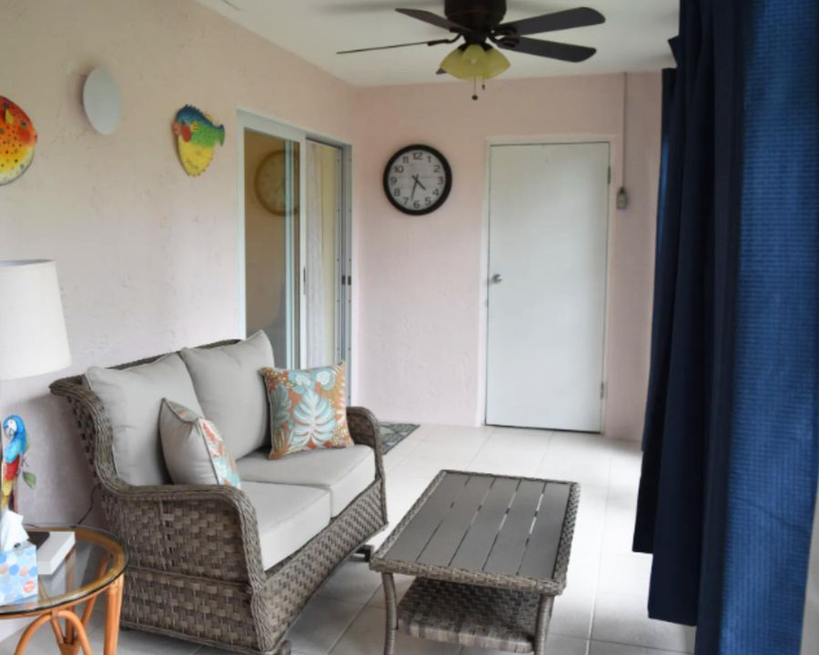 For Sale: $209,900 (2 beds, 2 baths, 1092 Square Feet)