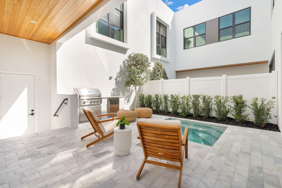 For Sale: $1,795,000 (3 beds, 3 baths, 2375 Square Feet)