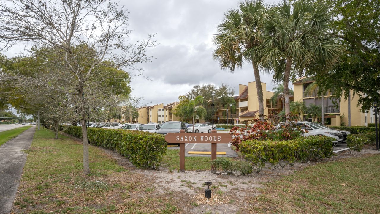 Active With Contract: $2,500 (3 beds, 2 baths, 1375 Square Feet)