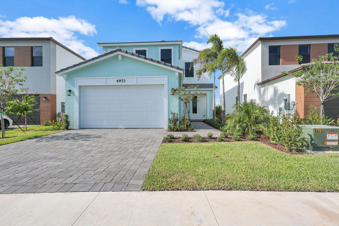 Active With Contract: $4,950 (4 beds, 3 baths, 2514 Square Feet)