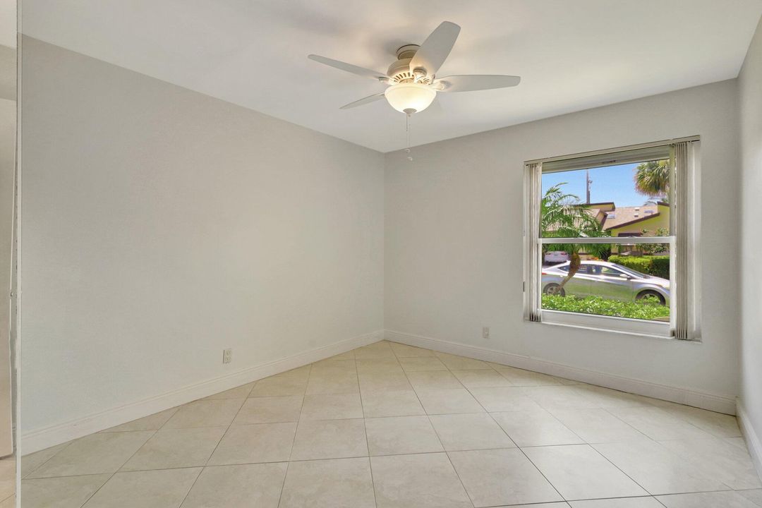 Active With Contract: $334,900 (2 beds, 2 baths, 1293 Square Feet)