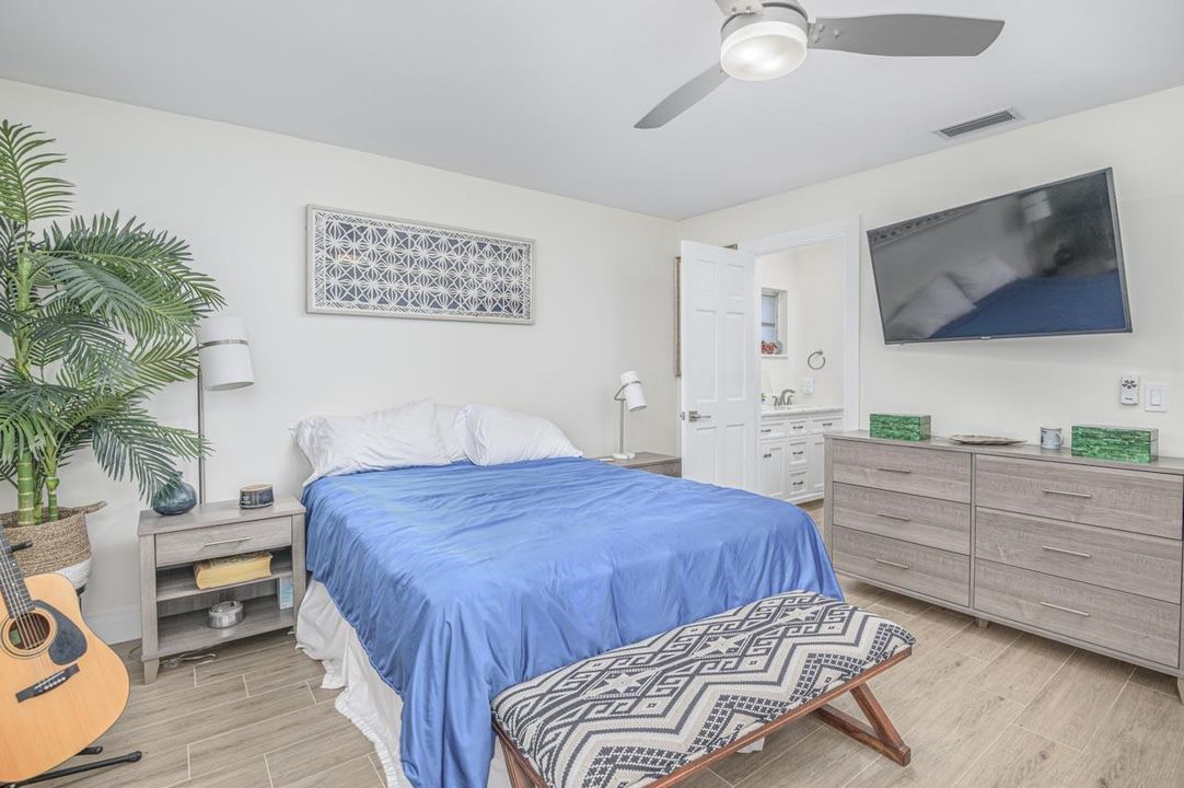 Active With Contract: $409,005 (2 beds, 2 baths, 1561 Square Feet)