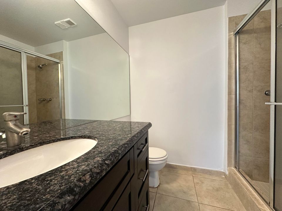 Active With Contract: $2,000 (2 beds, 2 baths, 891 Square Feet)