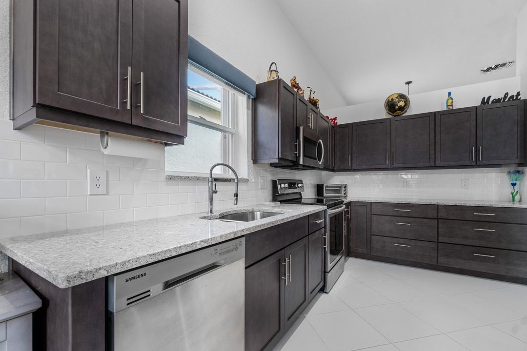 Active With Contract: $625,000 (3 beds, 2 baths, 2096 Square Feet)