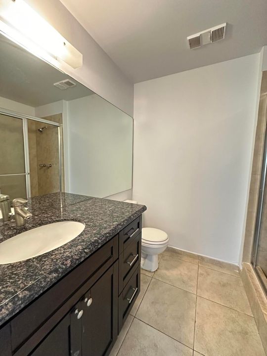 Active With Contract: $2,000 (2 beds, 2 baths, 891 Square Feet)