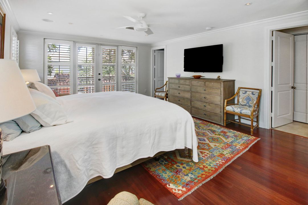 Active With Contract: $998,900 (3 beds, 2 baths, 2433 Square Feet)