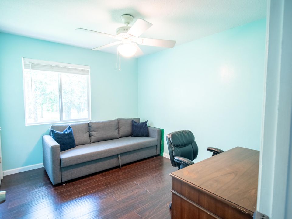 For Sale: $480,000 (3 beds, 1 baths, 896 Square Feet)