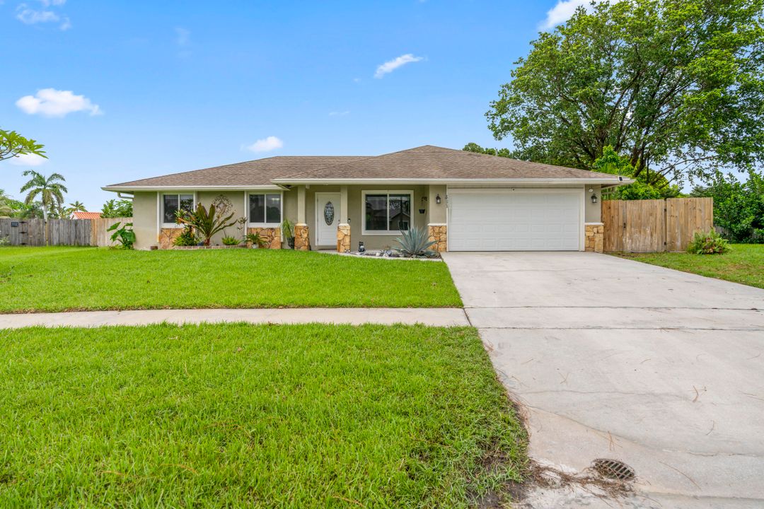 Active With Contract: $3,400 (3 beds, 2 baths, 1460 Square Feet)