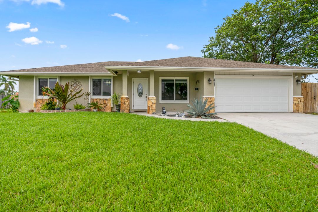 Active With Contract: $3,400 (3 beds, 2 baths, 1460 Square Feet)