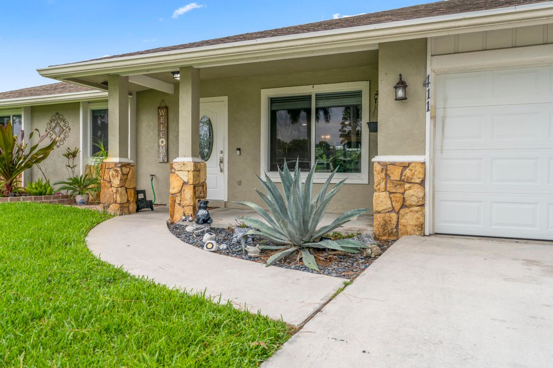 Active With Contract: $3,400 (3 beds, 2 baths, 1460 Square Feet)