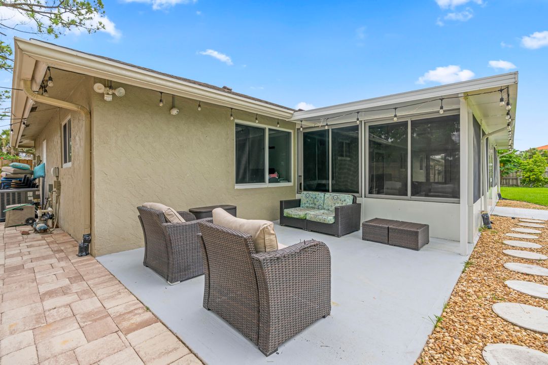 Active With Contract: $3,400 (3 beds, 2 baths, 1460 Square Feet)