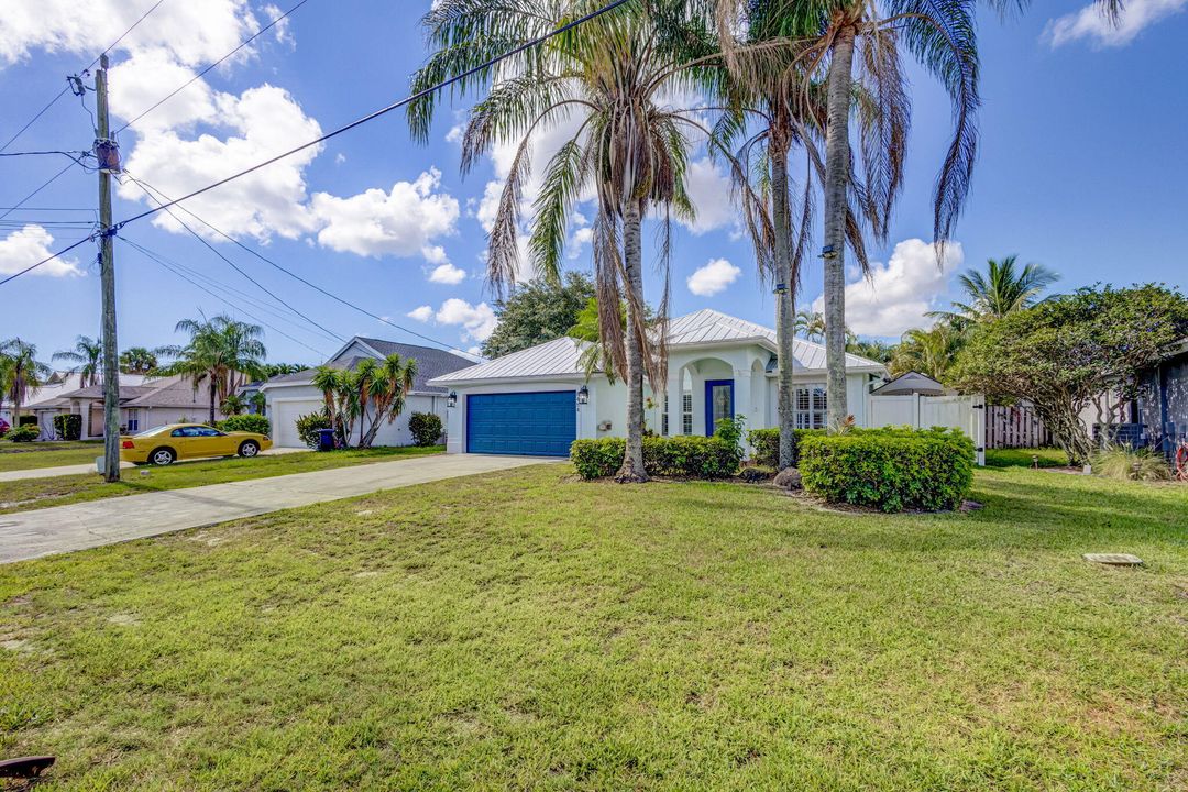 For Sale: $850,000 (3 beds, 2 baths, 2030 Square Feet)