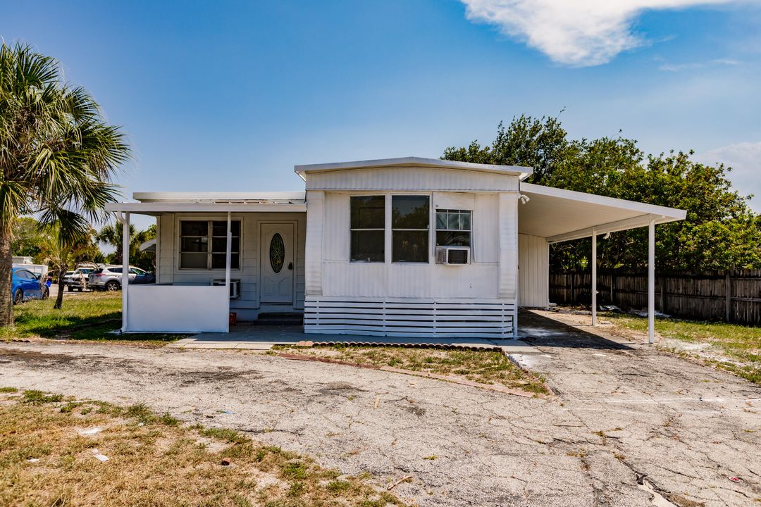 Active With Contract: $189,999 (3 beds, 2 baths, 938 Square Feet)