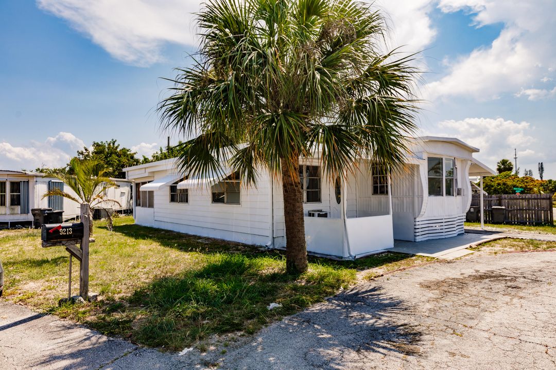 Active With Contract: $189,999 (3 beds, 2 baths, 938 Square Feet)