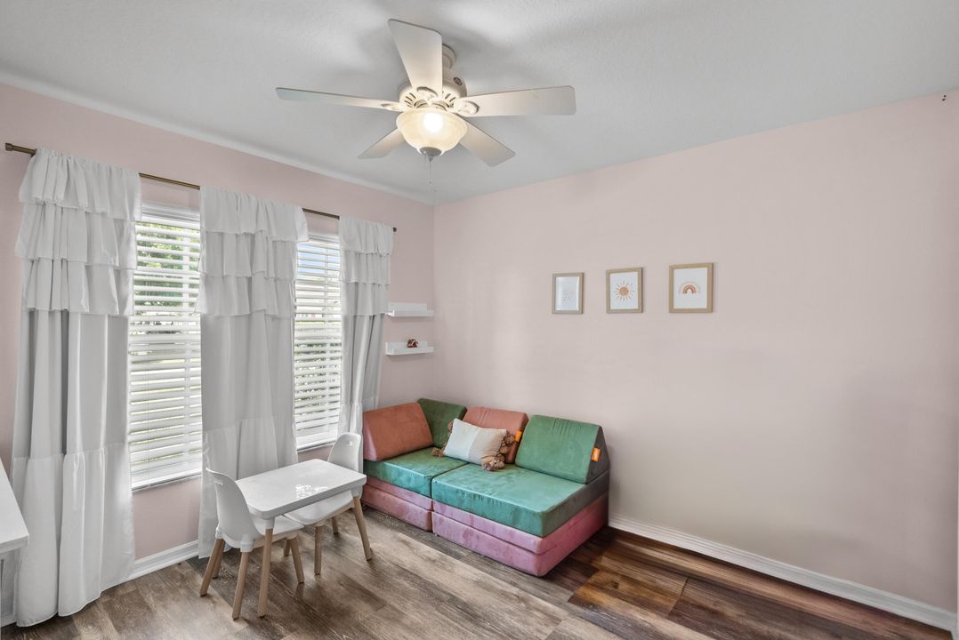 Active With Contract: $385,000 (3 beds, 2 baths, 1582 Square Feet)