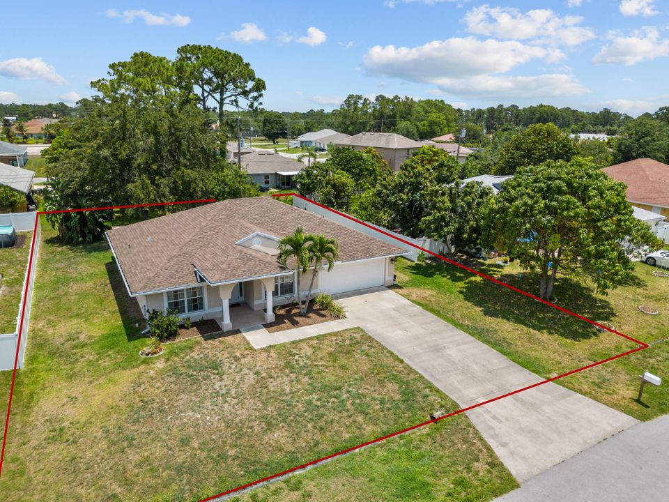 Active With Contract: $385,000 (3 beds, 2 baths, 1582 Square Feet)