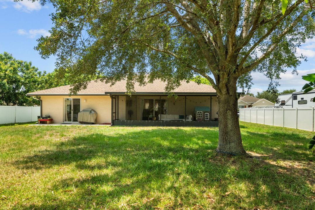 Active With Contract: $385,000 (3 beds, 2 baths, 1582 Square Feet)