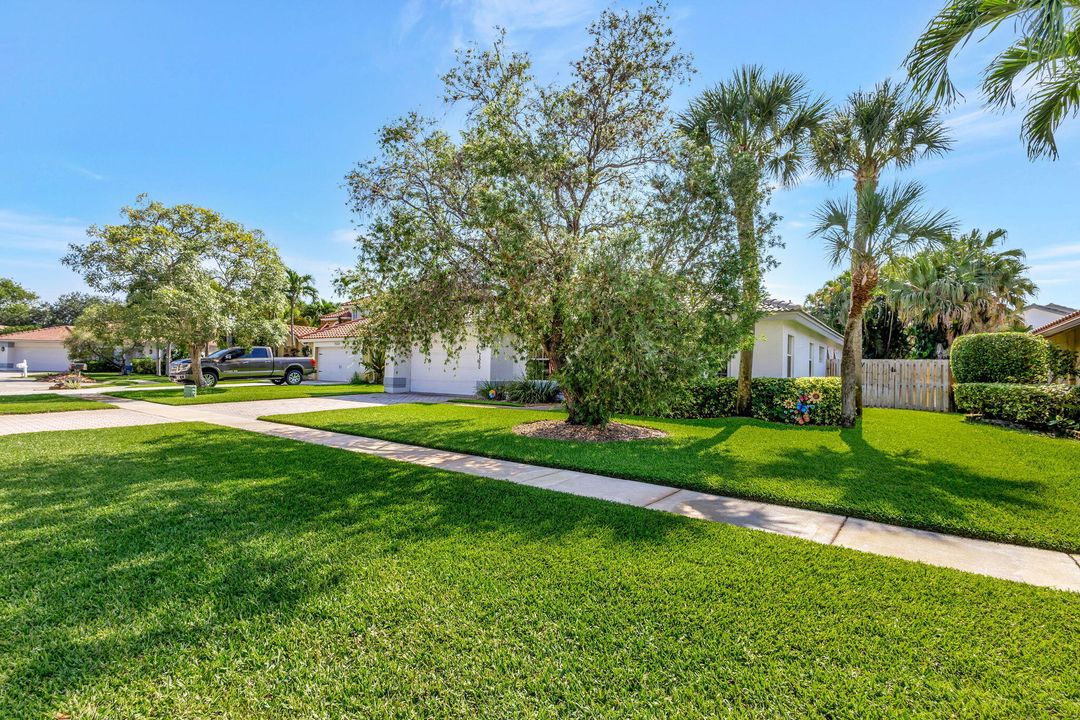 Active With Contract: $569,000 (3 beds, 2 baths, 2058 Square Feet)