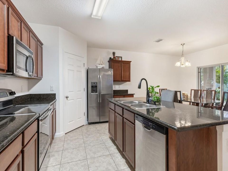 For Sale: $389,900 (4 beds, 2 baths, 1851 Square Feet)