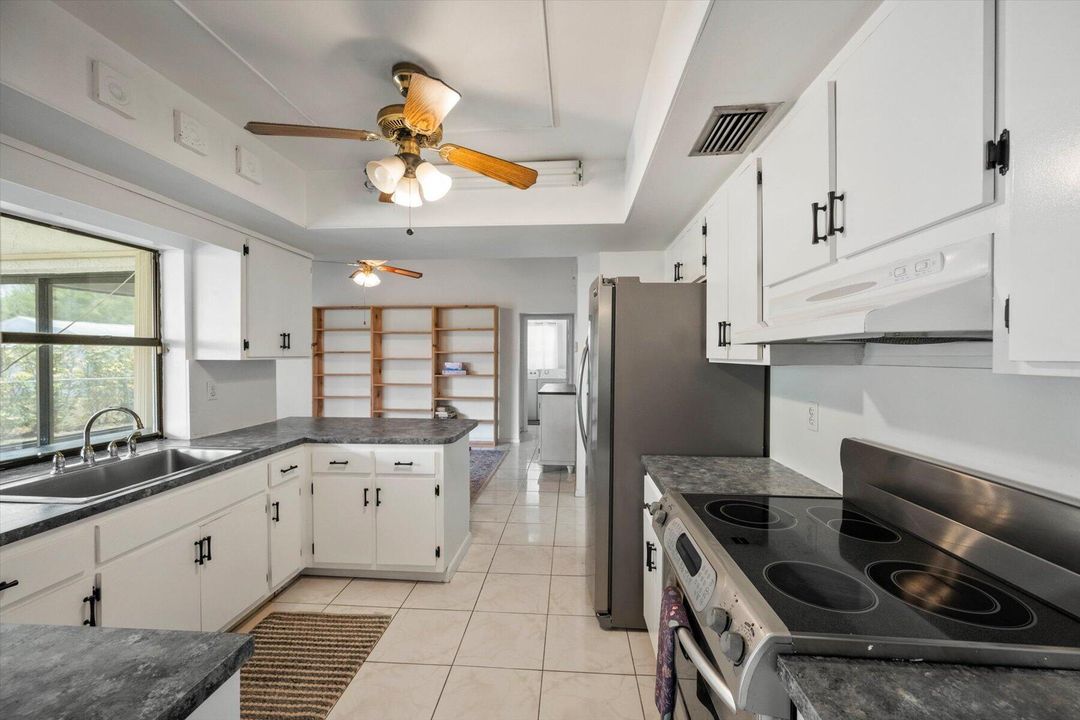 For Sale: $3,100,000 (4 beds, 2 baths, 1826 Square Feet)