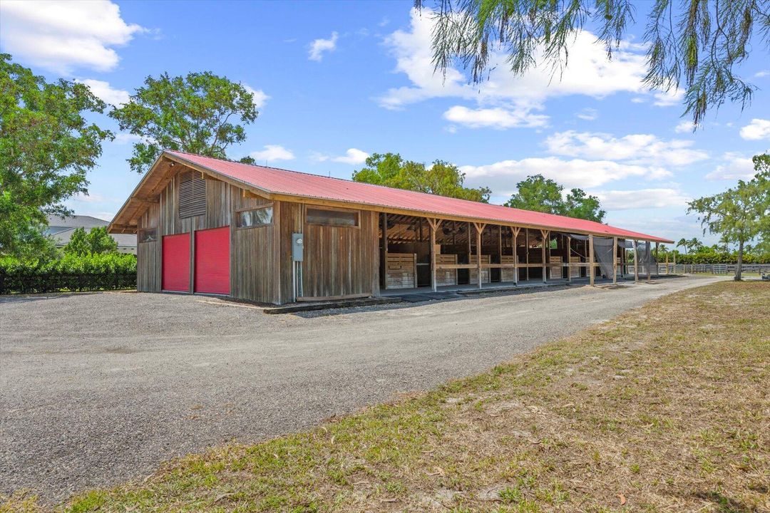 For Sale: $3,100,000 (4 beds, 2 baths, 1826 Square Feet)