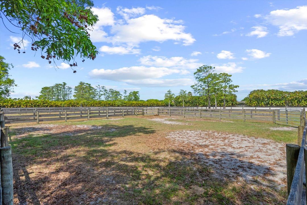 For Sale: $3,100,000 (4 beds, 2 baths, 1826 Square Feet)