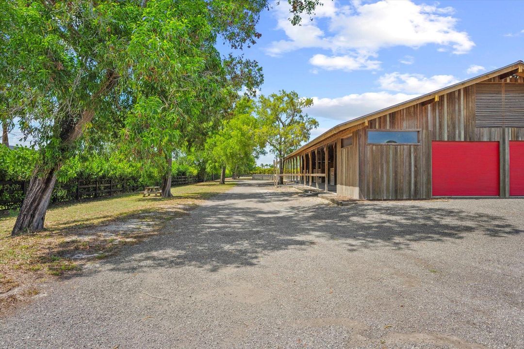 For Sale: $3,100,000 (4 beds, 2 baths, 1826 Square Feet)