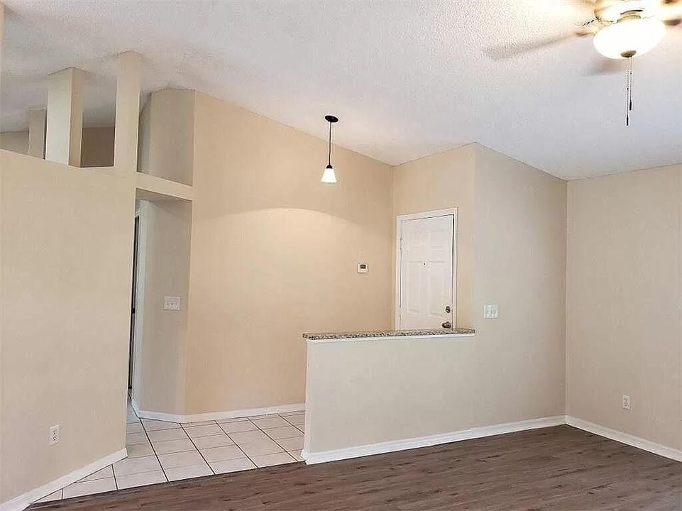 For Rent: $2,100 (3 beds, 2 baths, 1282 Square Feet)